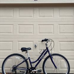 Raleigh's Venture Women’s Step-Thru Comfort Bike – XS Frame - Aluminium Bicycle