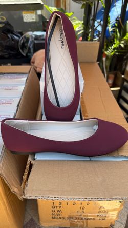 Flat shoes $3