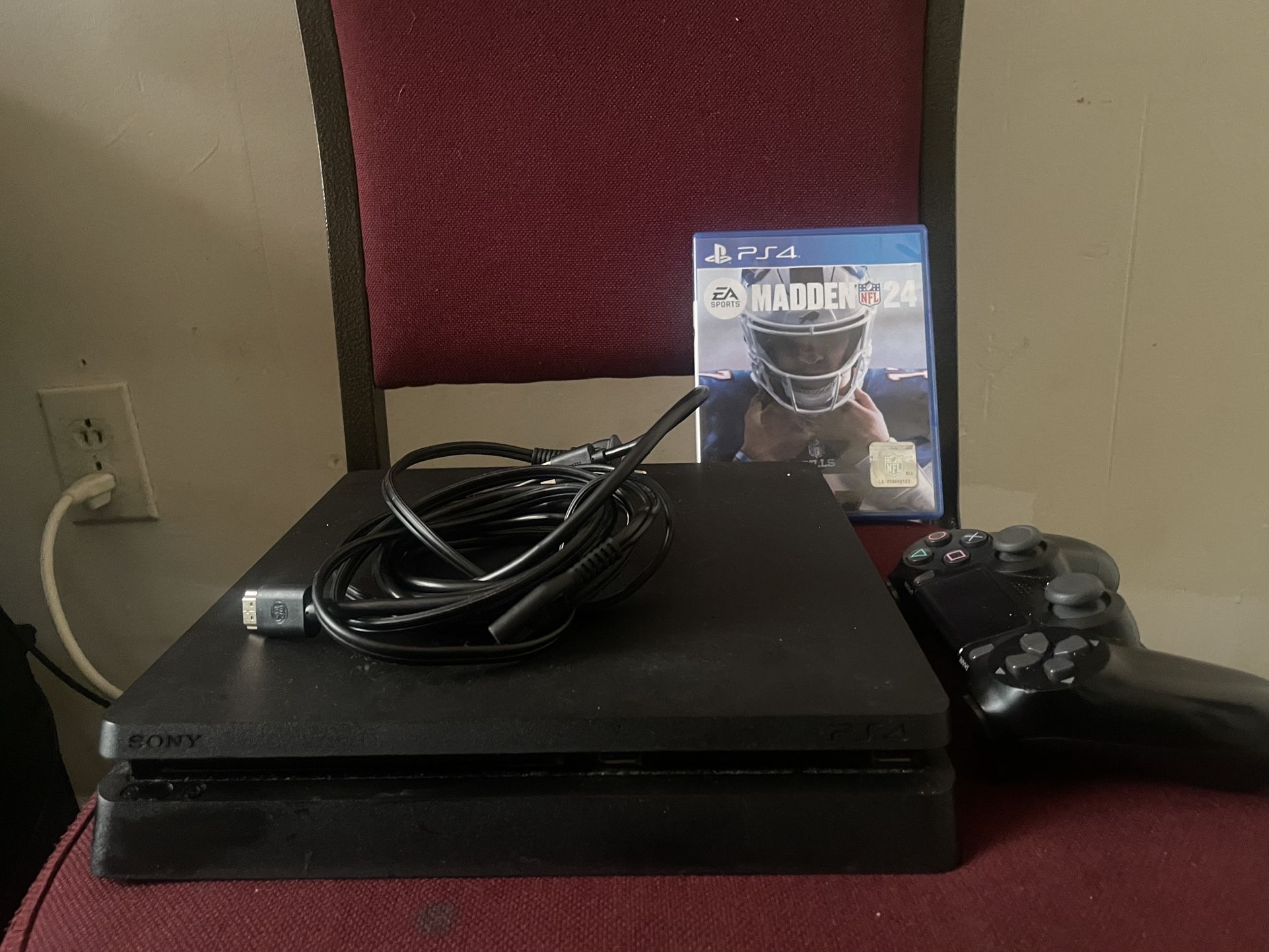 PS4 Pro Slim