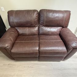 Leather Reclining Loveseat – Excellent Condition
