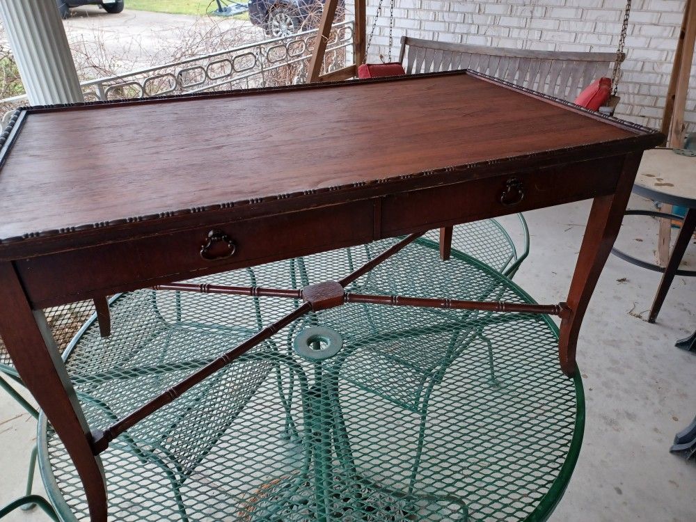 Mid Century Modern Cherry Coffee Table With 2 Drawers