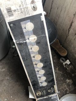Hampton Bay Eight light bath bar(never used)
