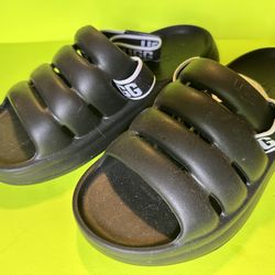 Uggs Slippers Size 9w