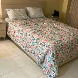 Queen Size Italian Bed With Lighting And Mattress