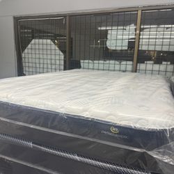 QUEEN SIZE SERTA PERFECT SLEEPER EUROTOP MATTRESS & BOX SPRING BED SET