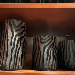 Beautiful Z GALLERIE Zebra Stripe Glasses NEW