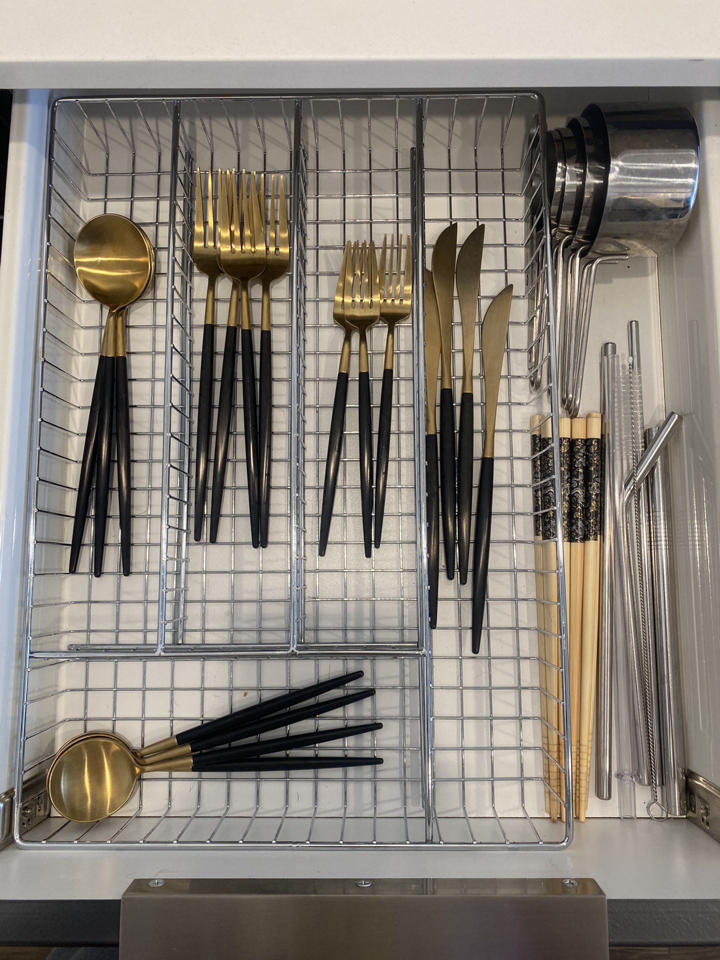 utensils, chopsticks, straws, measuring cups