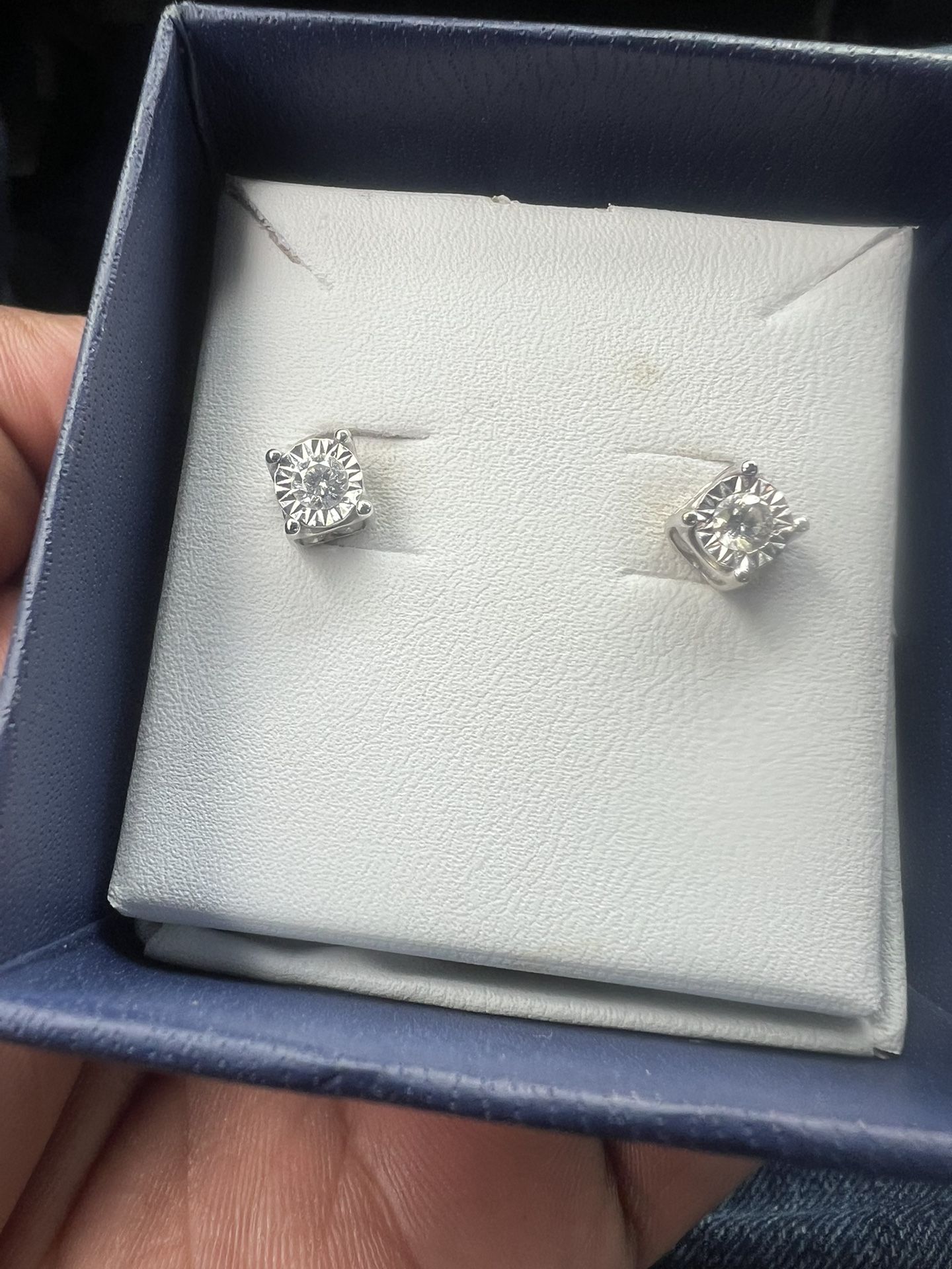 1 Carat Round Diamond And 14K White Gold Earrings