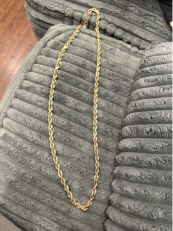 Gold rope chain