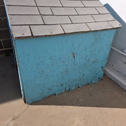 Free Dog House