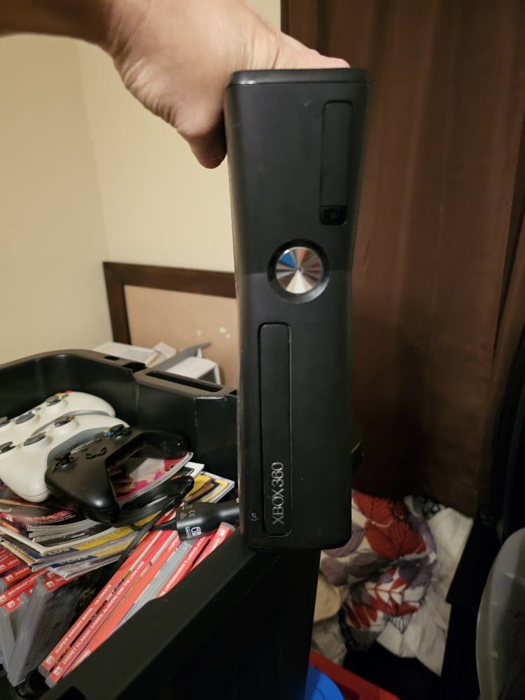 Xbox 360 Console Remote And Games 