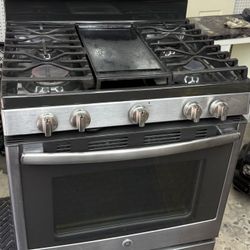 Samsung Gas Stove With Center Griddle 
