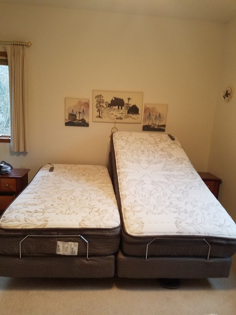 King Bed Easy Rest Adjustable Sleep System for Sale in Kiel, WI OfferUp