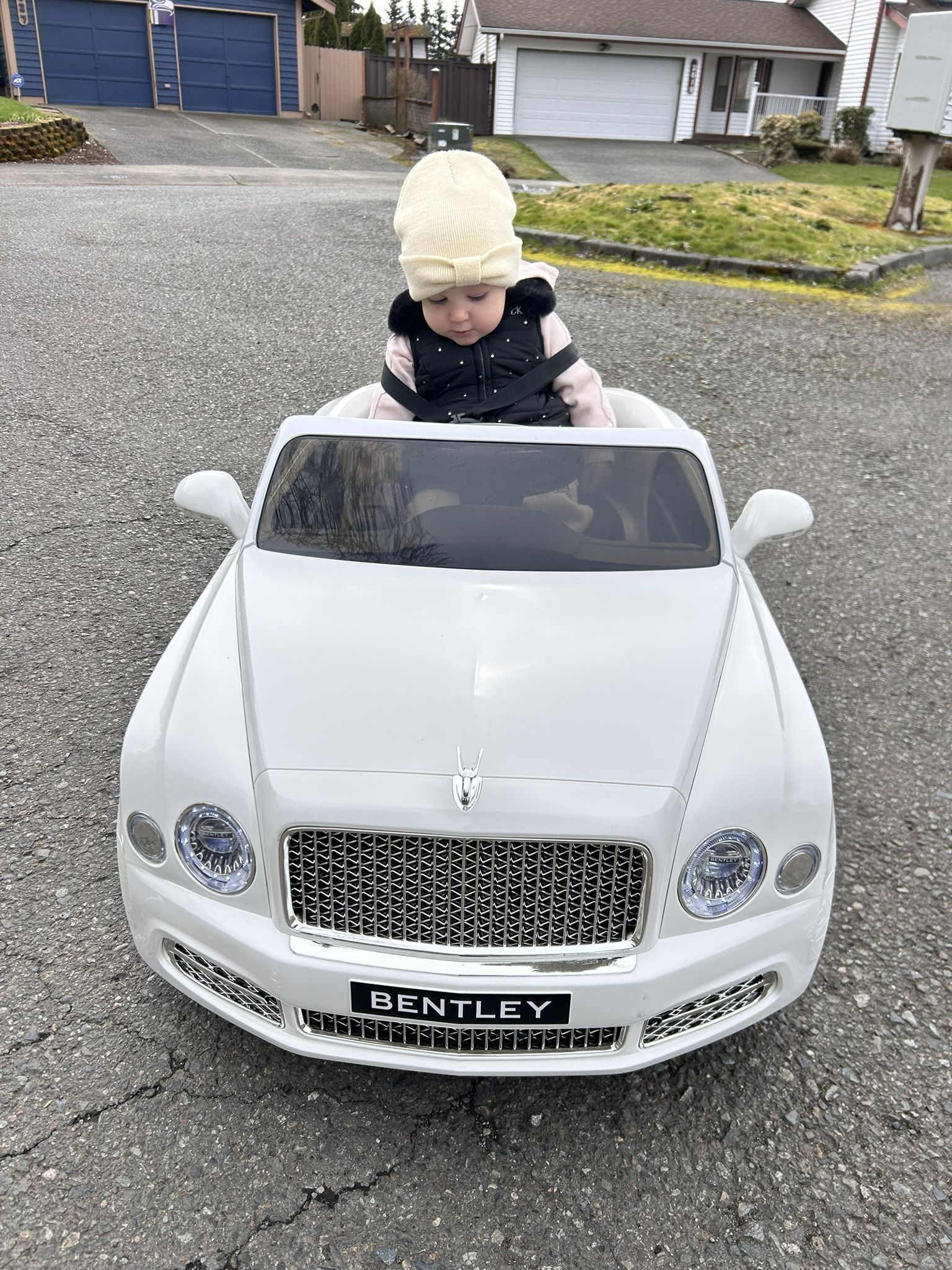Aosom Bentley Mulsanne 12V Ride on Car