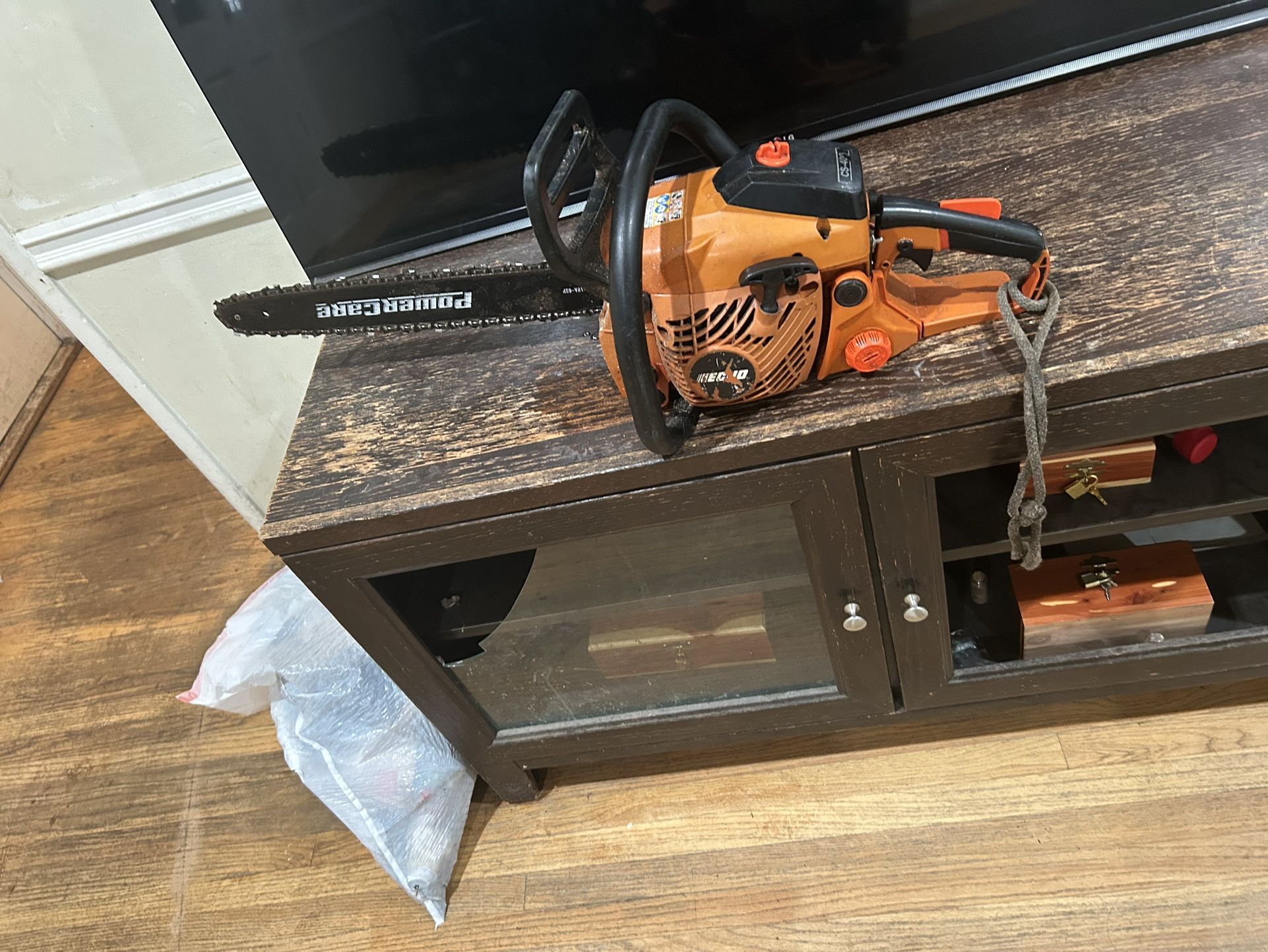 Echo CS-400 gas-powered chainsaw