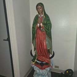  Virgin Mary Statute  Real With Lashes Glass Eyes and Hand Painted And Made In Mexico 