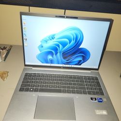 HP Elitebook 860 G9
