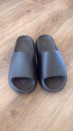 Brand New  YZY YS-01 Yeezy slides .   (Black , Size 12)