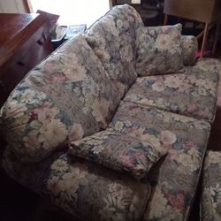 Floral Print Sofa And Loveseat