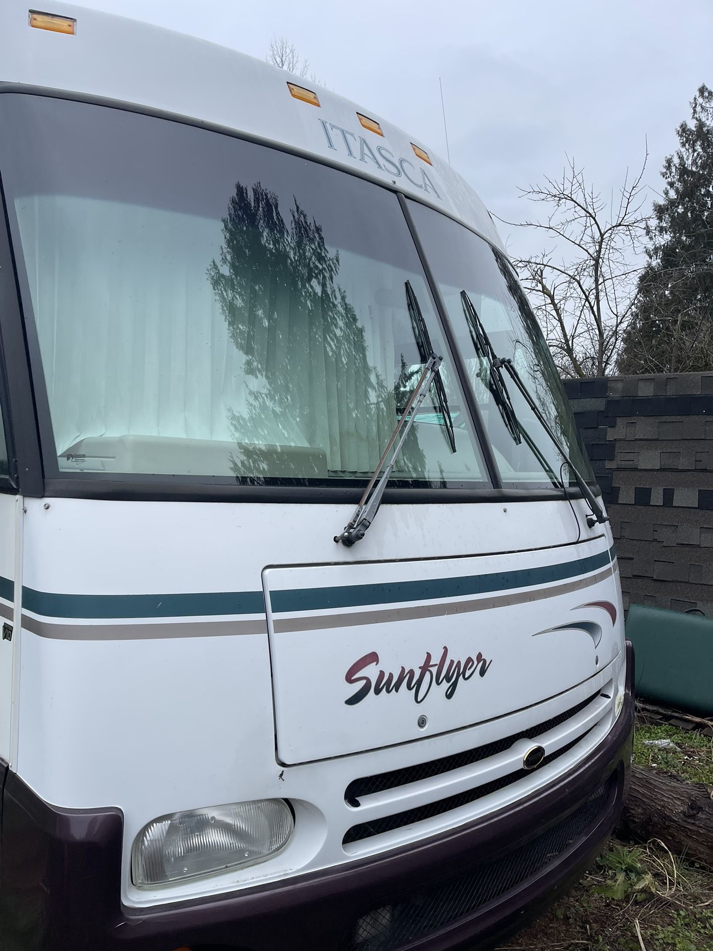 1998 Winnebago IFL35U