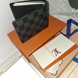 Checkered Bi-fold Wallet 