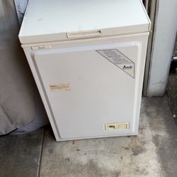 Avanti Deep Freezer 