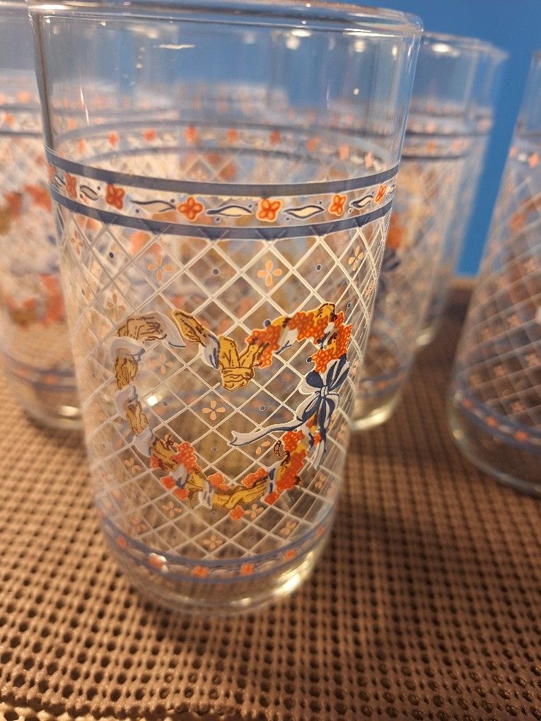 Vintage Set of 8 Libby Drinking Glasses W/Heart Wreath and Blue Ribbon Bow-$25.00