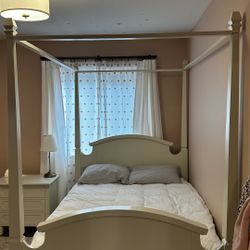 Bedroom Set - Full Size Bed 