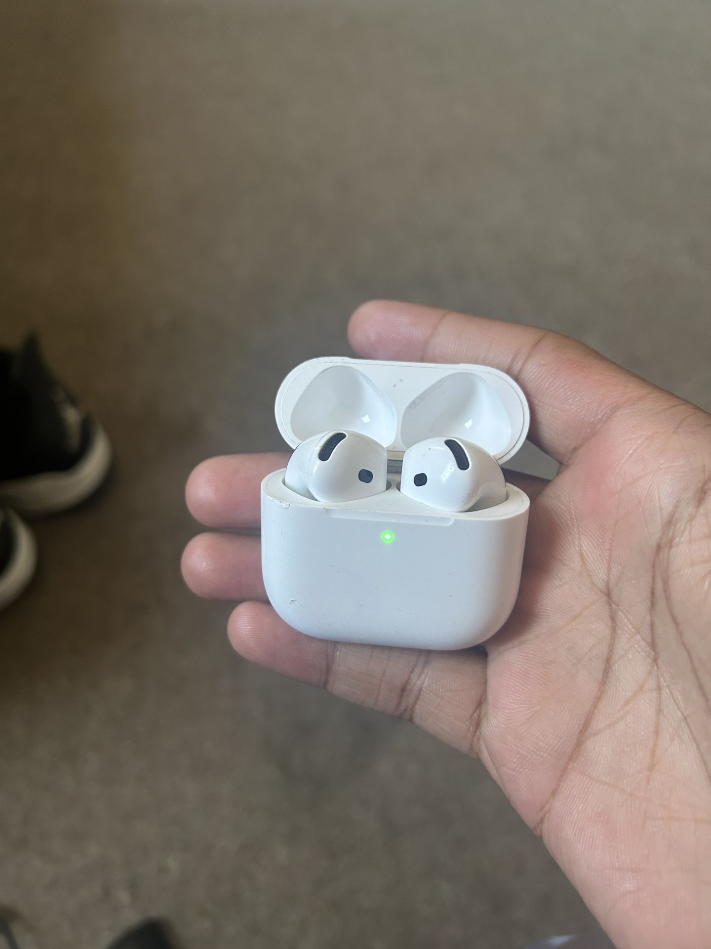 Apple Airpods 4