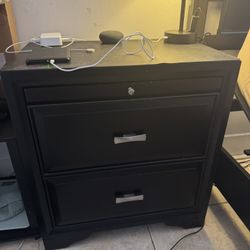 Black 2-Drawer Nightstand - Great Condition!