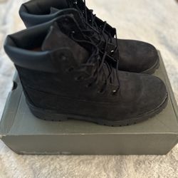 Size 7 Timberland Boot Juniors Black Nubuck