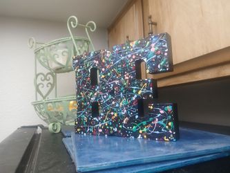 BLOCK ART ORIGINAL "BE' black letters multicolor accent