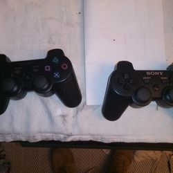 Backwards Compatible Ps3 With 2 Controllers And Games 