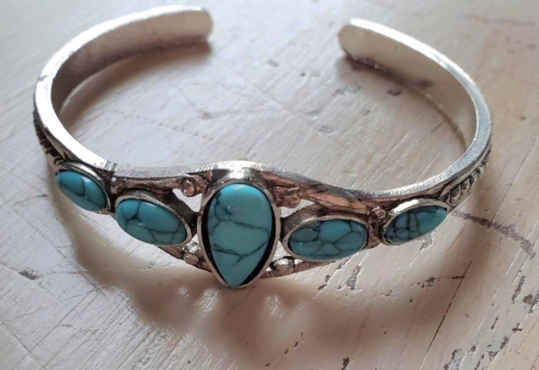 New Faux Turquoise Adjustable Bracelet Shipping Available 