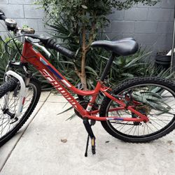 Used Red Mountain Bike Schwinn Cimarron 20” ( For Kids) 