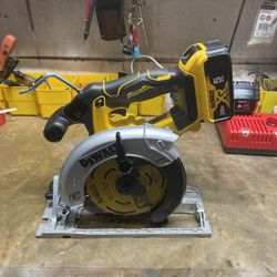 Dewalt Saw 