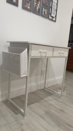 Desk small size / mesa tamaño pequeño