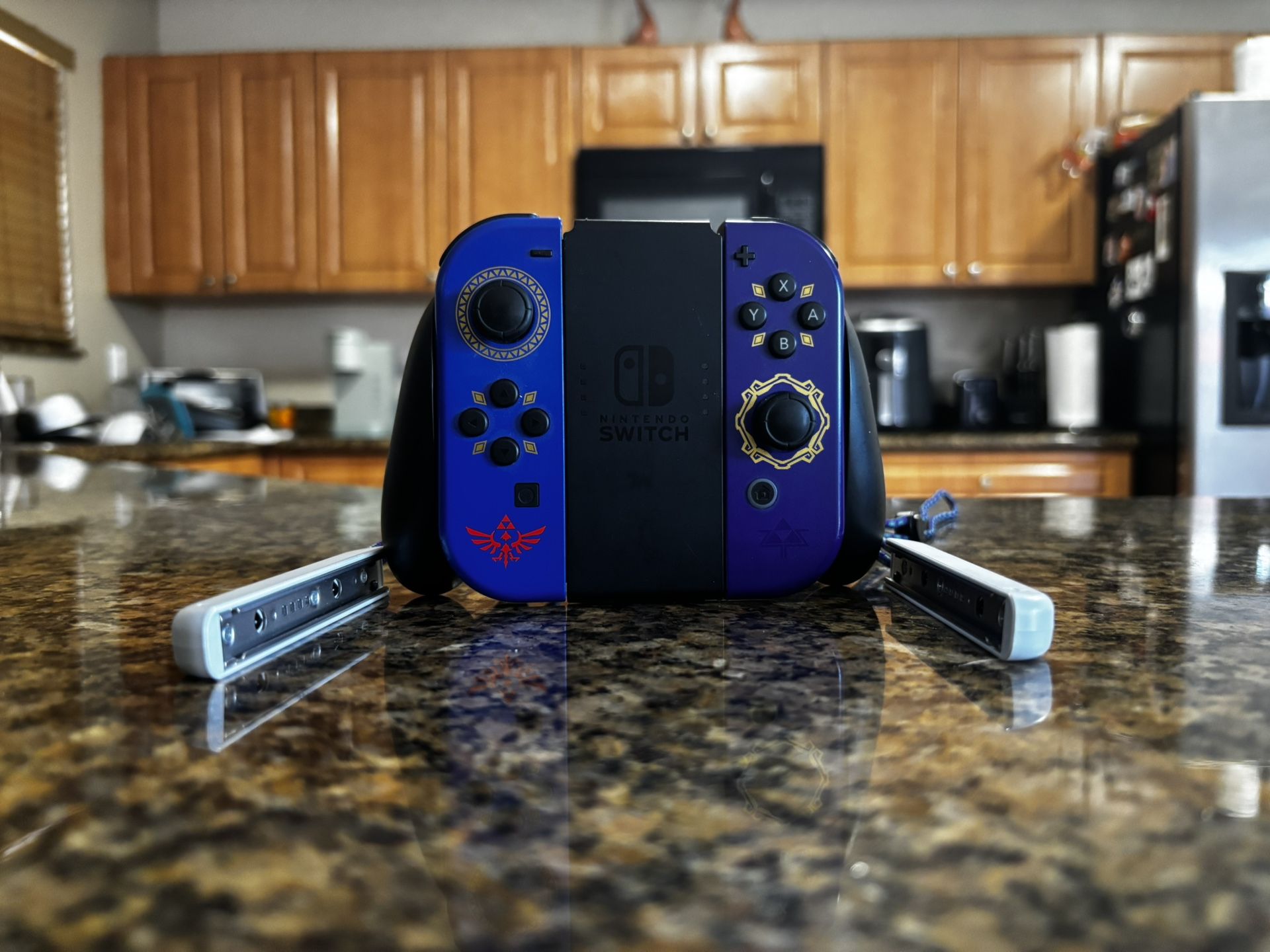Limited Legend of Zelda Skyward Joycons + Grip