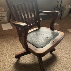 Free vintage Arm Chair