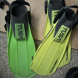 Two Pair Of Tusa Fins (small)