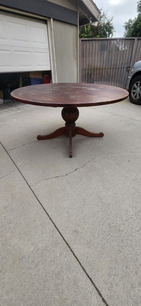 FREE TABLE