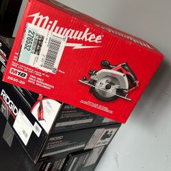 Milwaukee 6-1/2” Circular Saw 