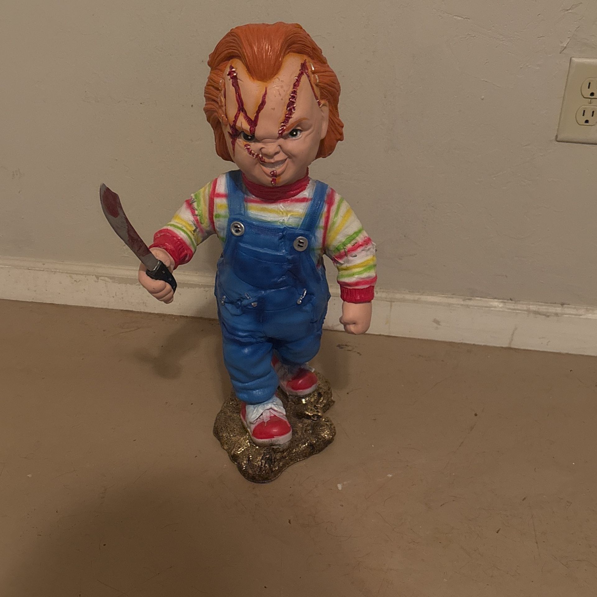Chucky Statue