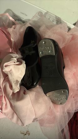Tap dance shoes