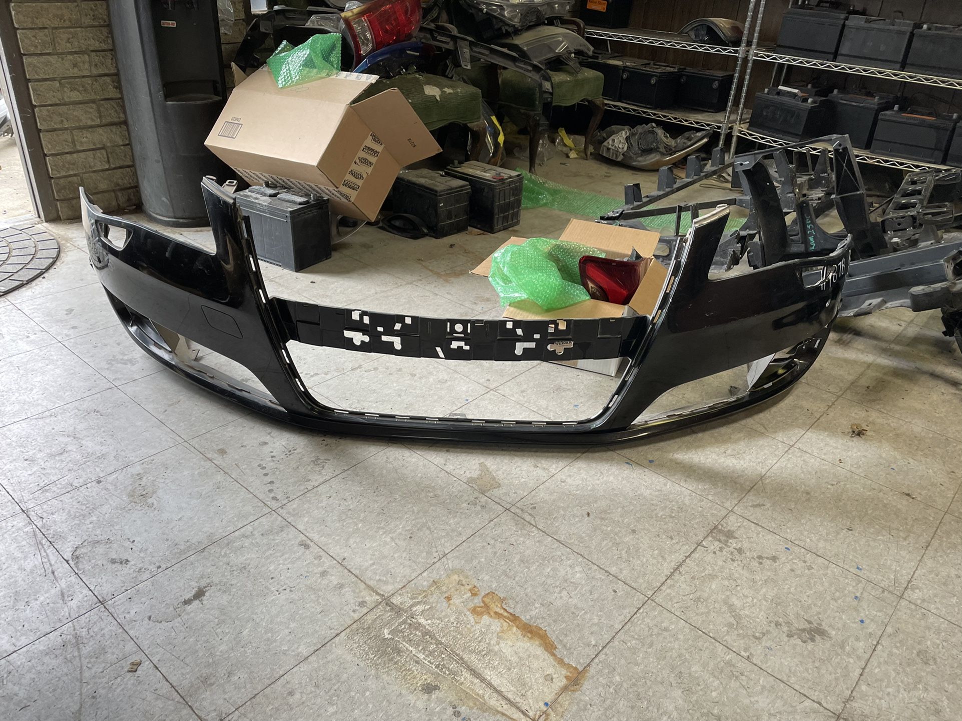 2011-2014 AUDI A8 FRONT BUMPER COVER 