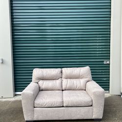 Microsuede Gray Loveseat FREE DELIVERY 🚚 