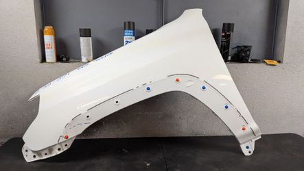2011-2013-2015-2016-2017-2018-2019-2020-2022-2023-2024 TOYOTA 4RUNNER LEFT FENDER OEM USED #10552