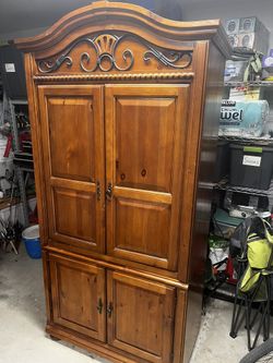 Entertainment Center Armoire