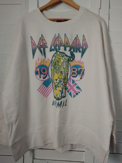 Def Leppard. Women's Sueter. XL