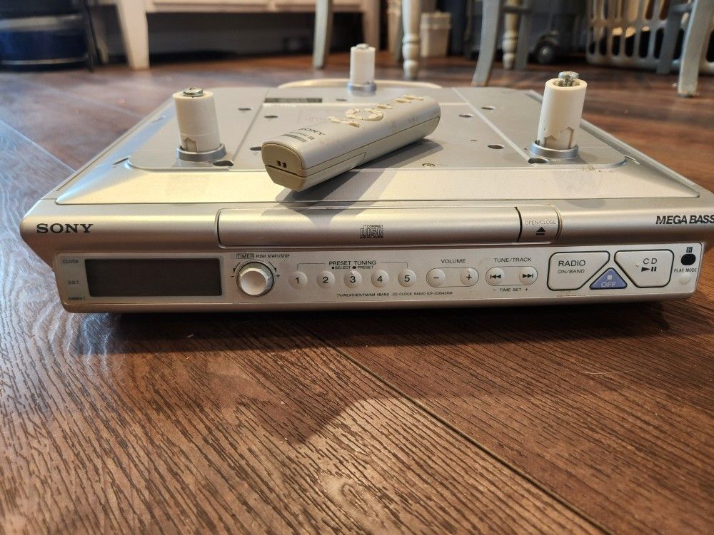 Sony Undermount CD Player And Radio